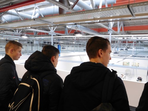 Leerlingen “economie” op bedrijfsbezoek