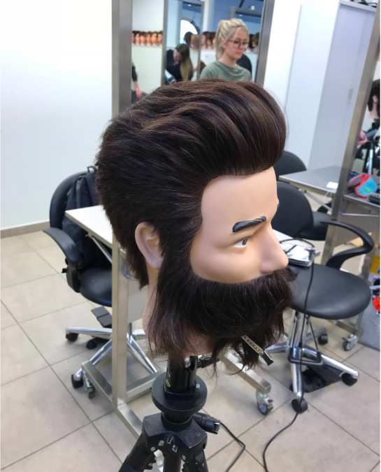 Klas 7.1 haarstilist van het Agnetencollege op cursus bij Coach Antwerpen