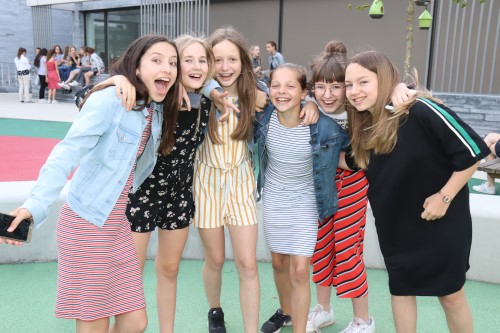 Leerlingen eerste graad beginnen vakantie met plezante fuif