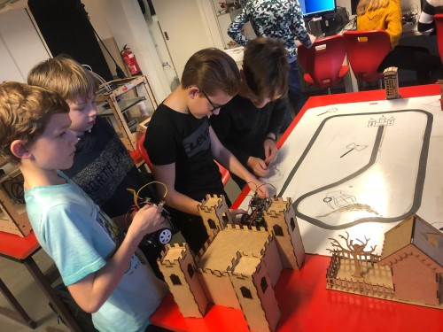 Eerstejaarsleerlingen Agnetencollege op uitstap naar techniek- en wetenschapsacademie