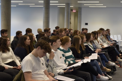 Leerlingen 2de en 3de graad economie op bedrijfsbezoek