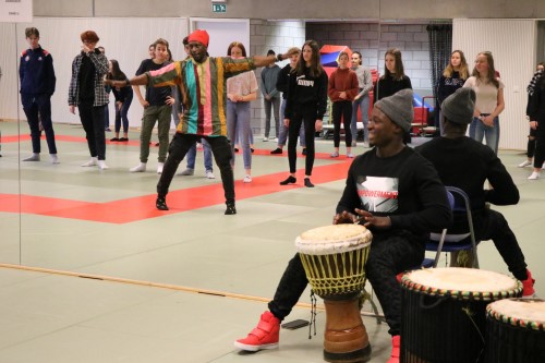 AGNETENCOLLEGE ORGANISEERT WERELDBURGERDAG